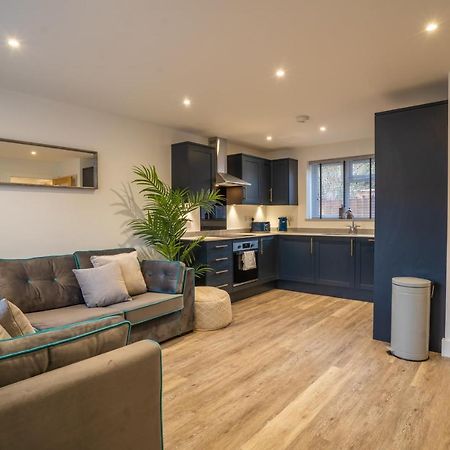Mill Road Ground Floor Apartment Crawley  Bagian luar foto
