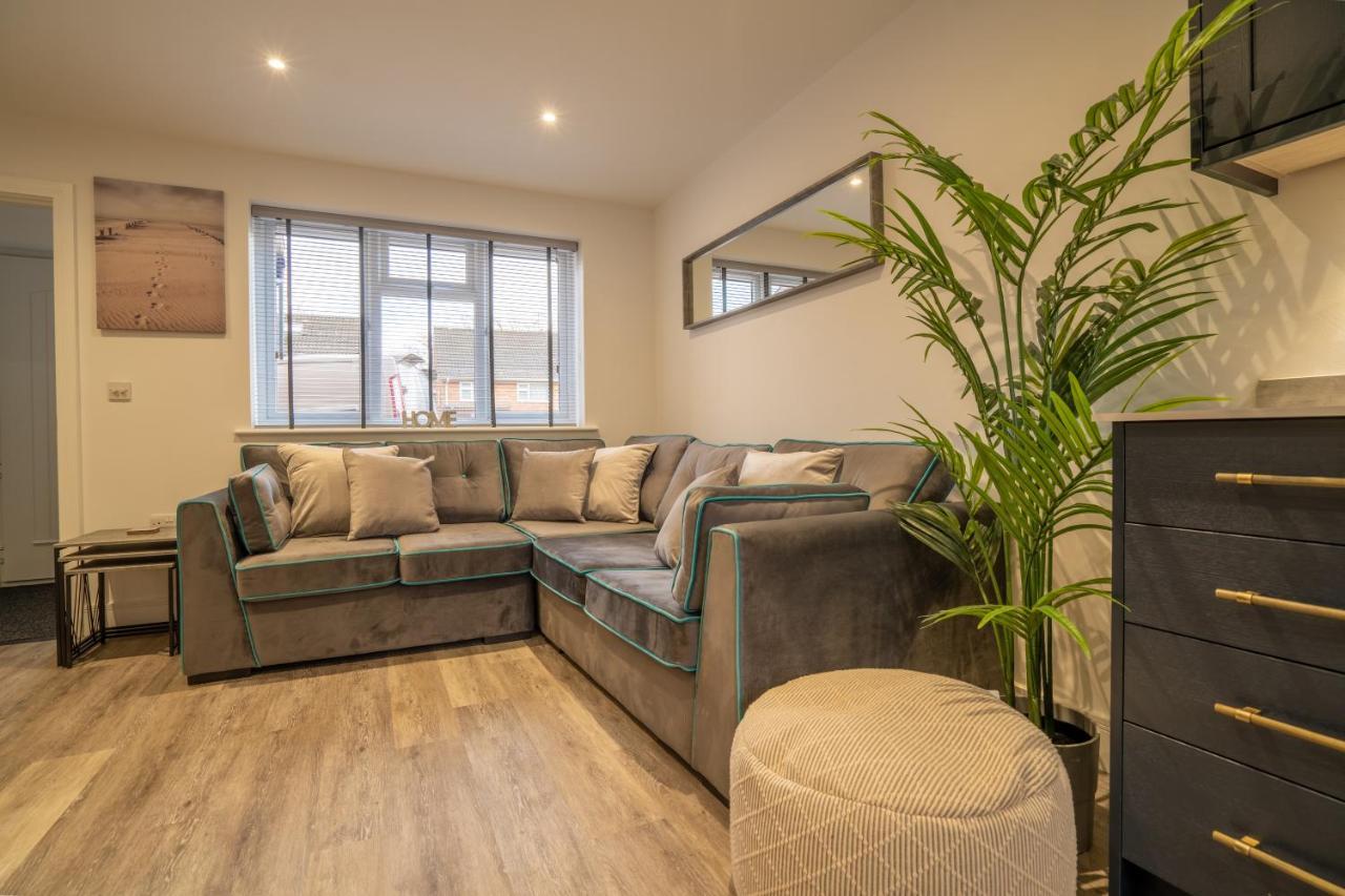 Mill Road Ground Floor Apartment Crawley  Bagian luar foto