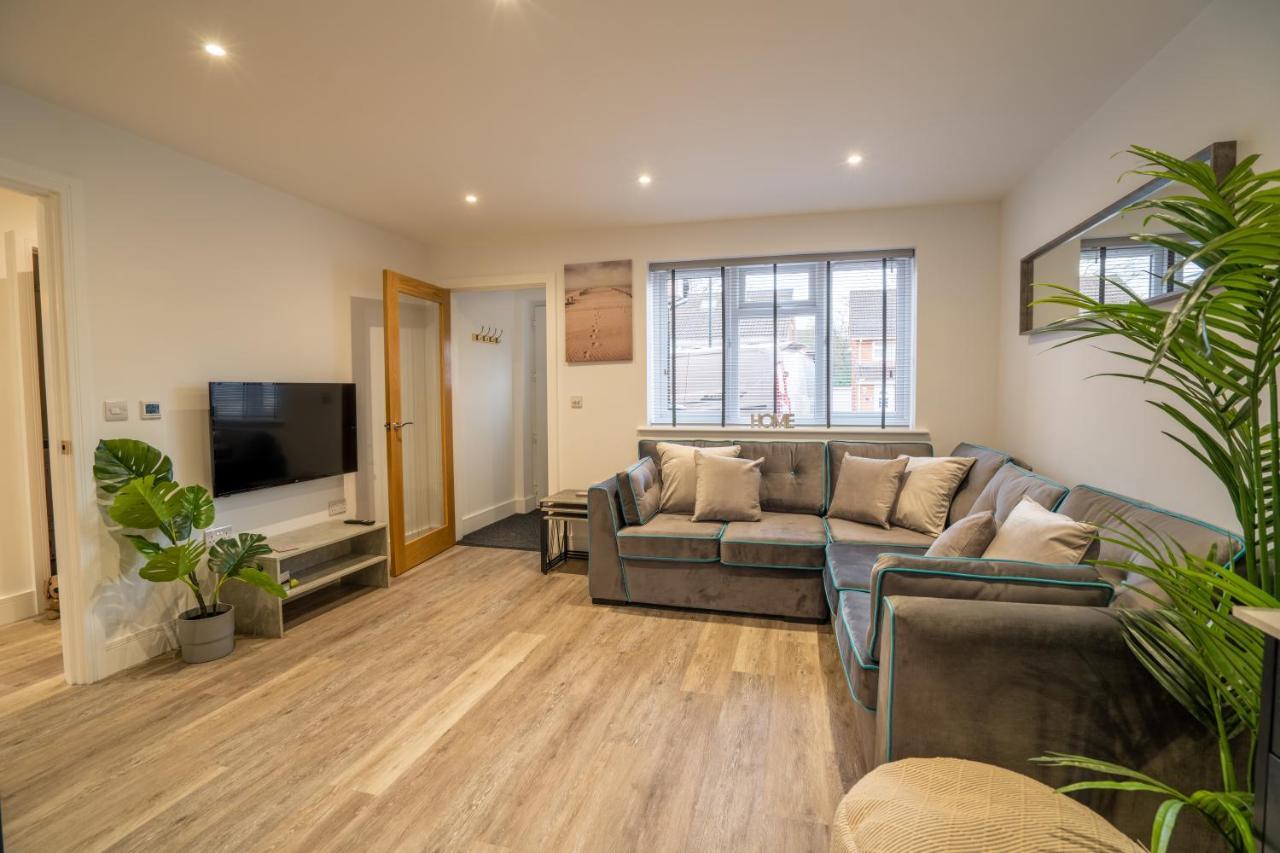 Mill Road Ground Floor Apartment Crawley  Bagian luar foto