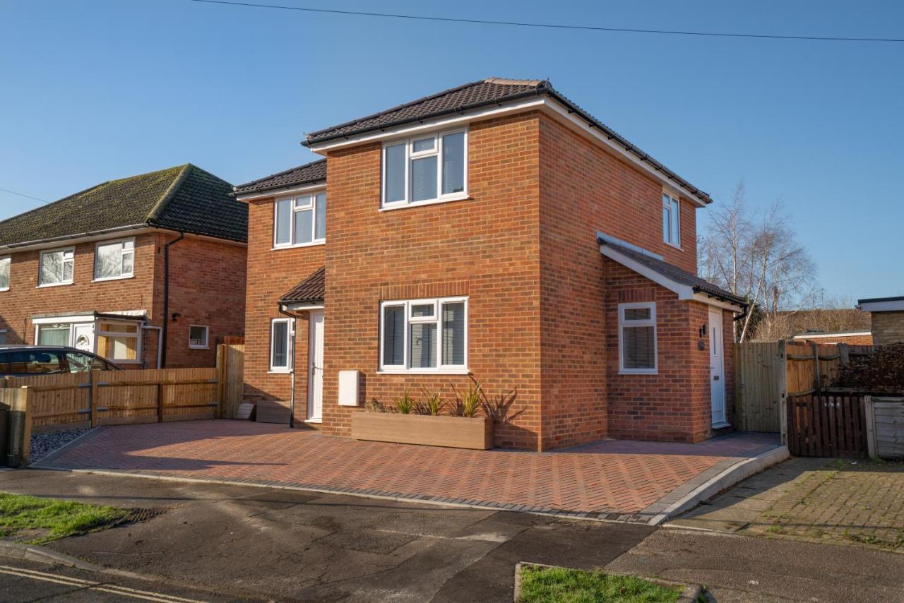 Mill Road Ground Floor Apartment Crawley  Bagian luar foto