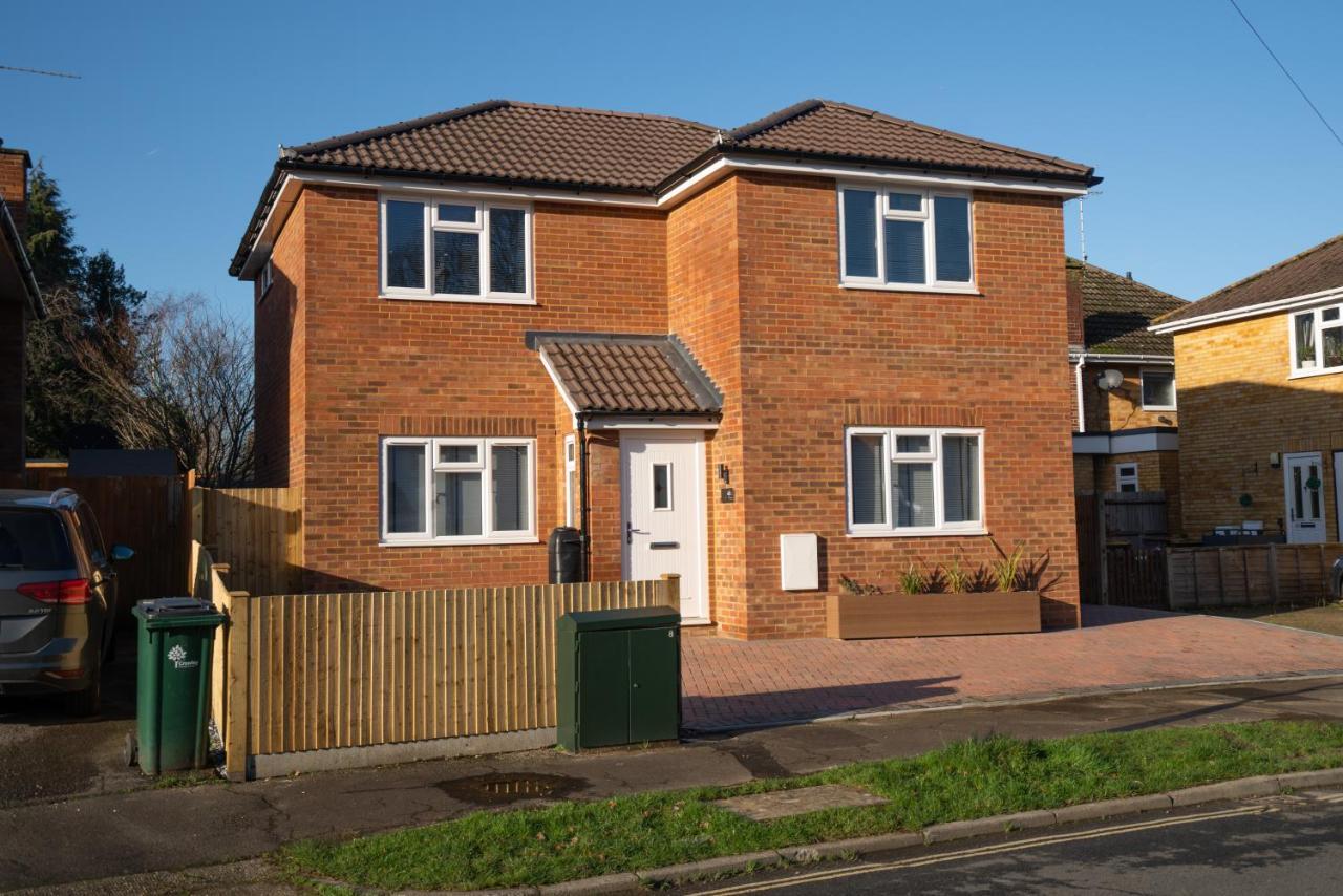 Mill Road Ground Floor Apartment Crawley  Bagian luar foto
