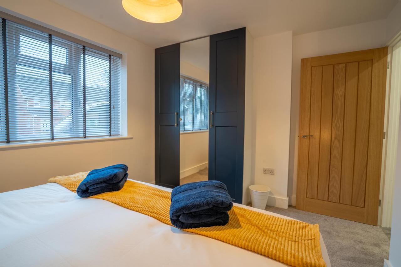 Mill Road Ground Floor Apartment Crawley  Bagian luar foto