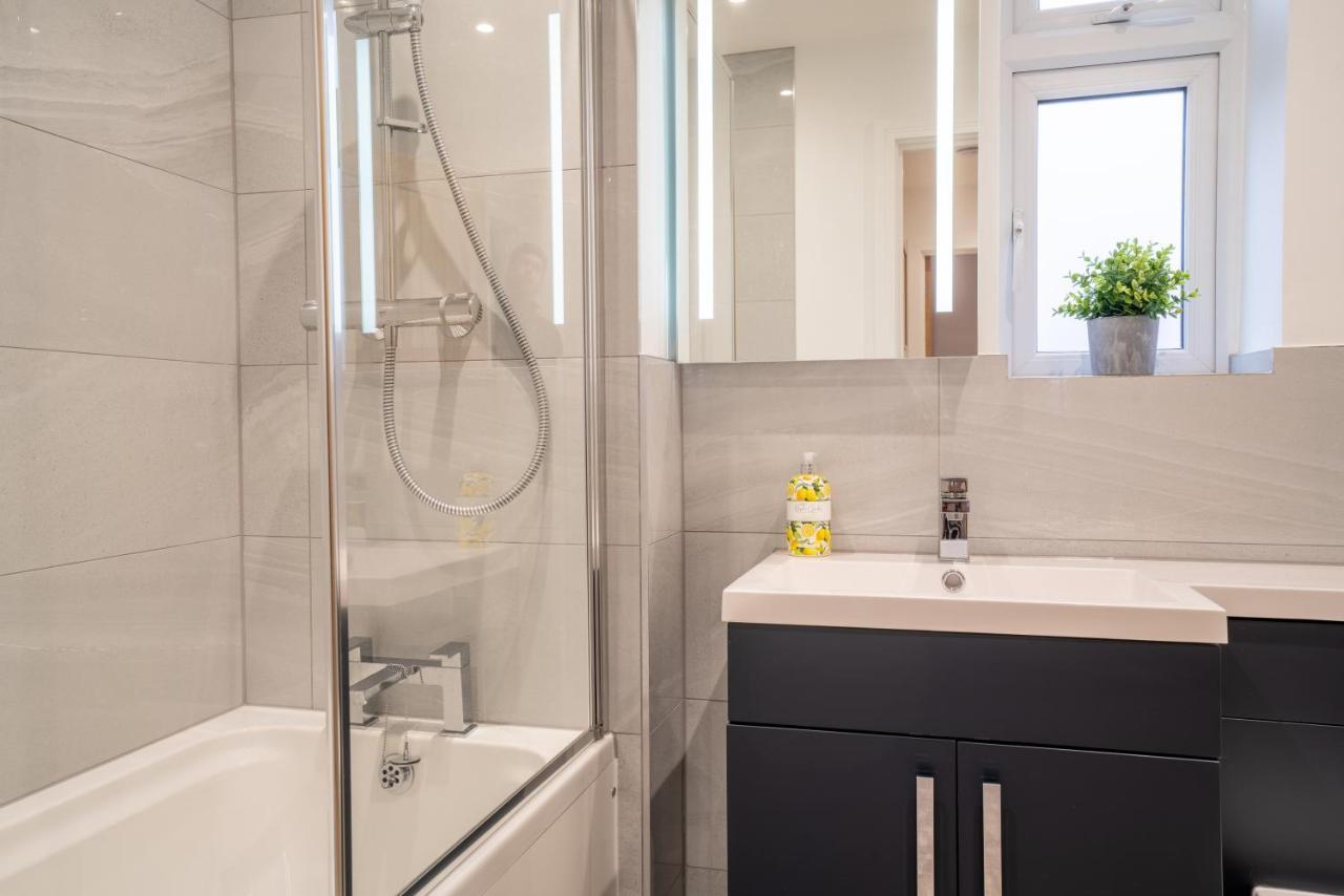 Mill Road Ground Floor Apartment Crawley  Bagian luar foto